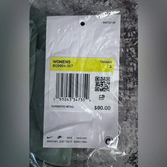 Brand new Nike One Luxe lightweight green leggings. - Picture 4 of 6